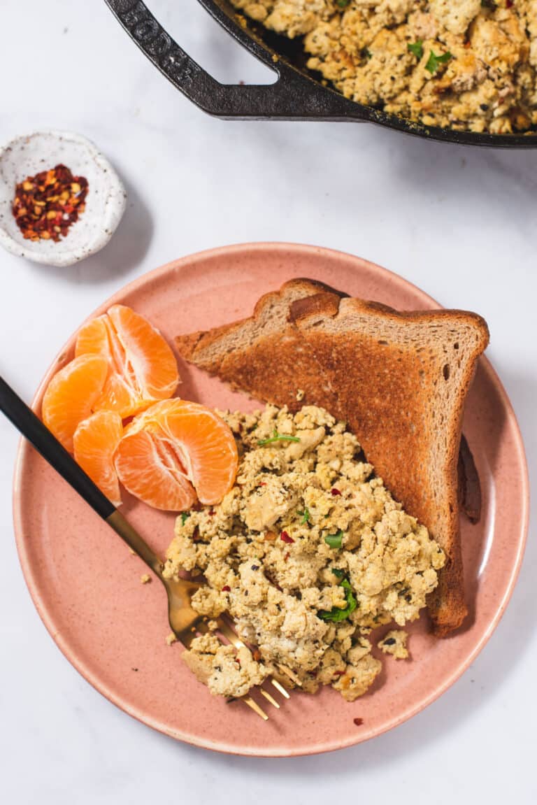 Easy Tofu Scramble (Ready in 15 Minutes!) Cozy Peach Kitchen