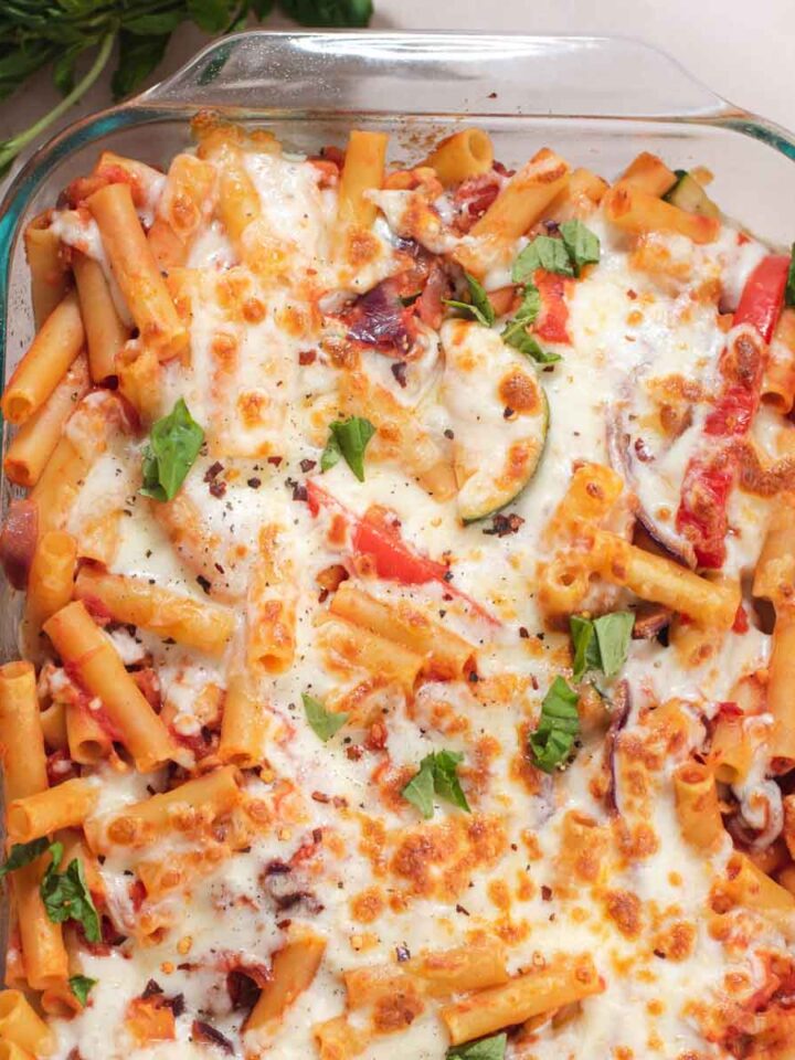 Vegetarian Black Bean Quinoa Casserole (Dump and Bake!) Cozy Peach