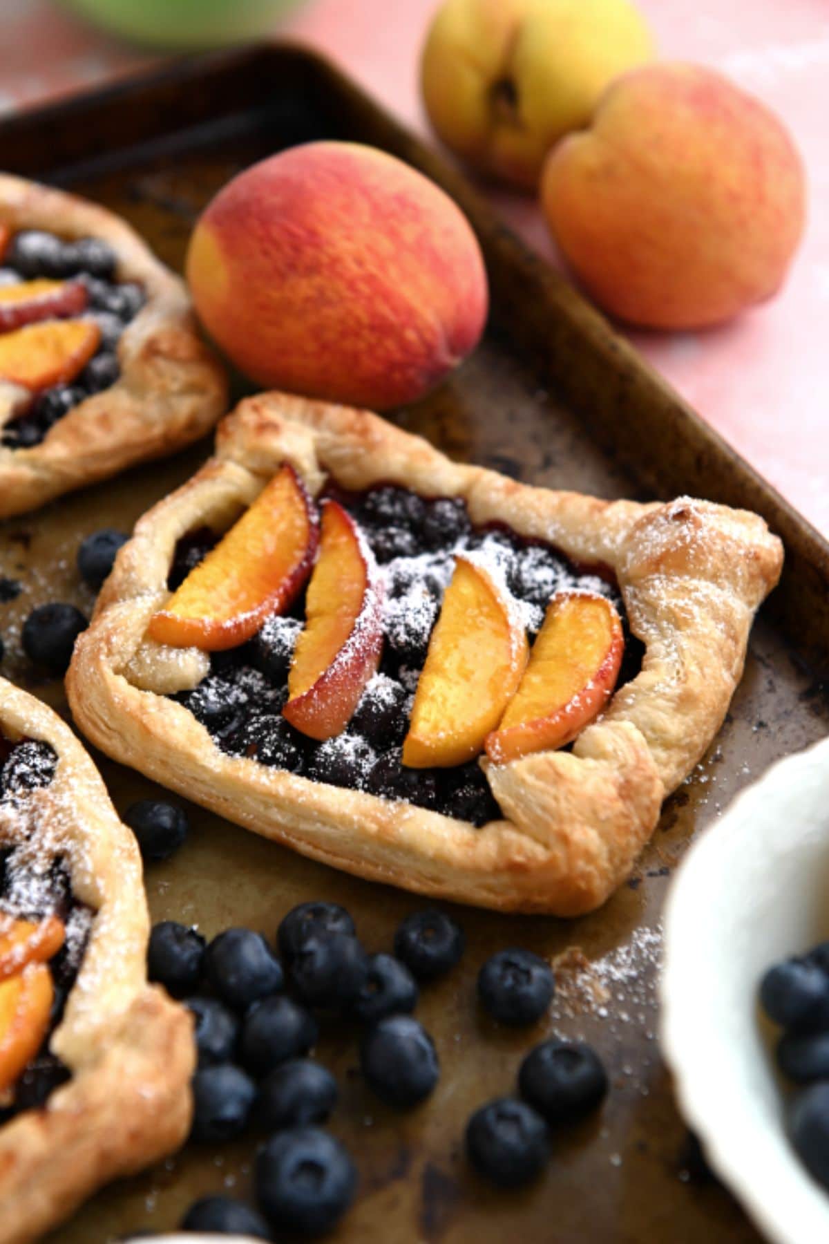 Puff pastry with blueberries and peach.