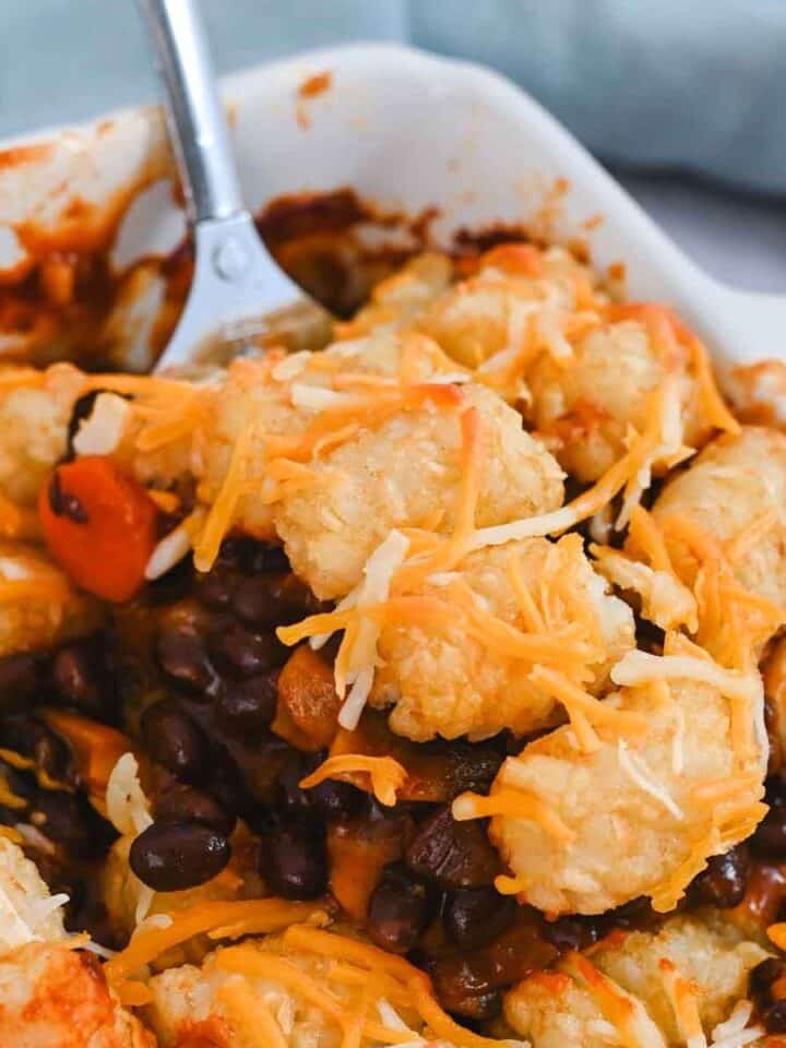 Vegetarian Black Bean Quinoa Casserole (Dump and Bake!) Cozy Peach