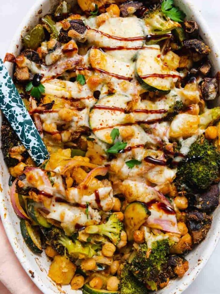 Vegetarian Black Bean Quinoa Casserole (Dump and Bake!) Cozy Peach